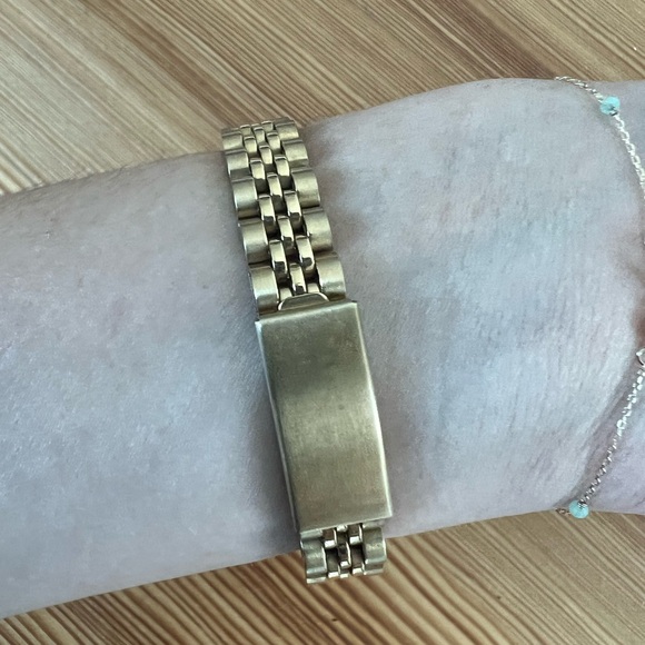 Gold Watch - Picture 5 of 5